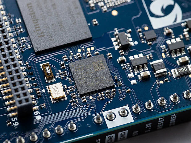 Official Arduino UNO Q Single Board Computer